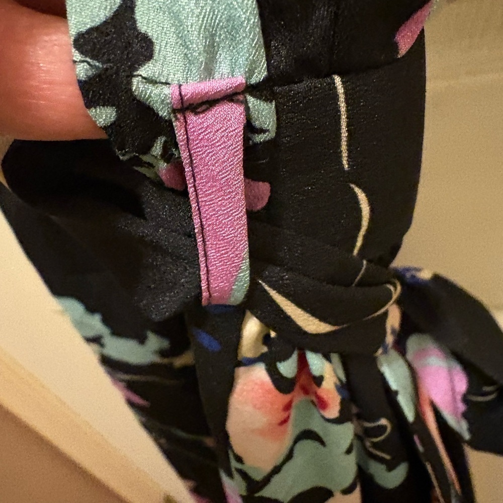 Yumi Kim Floral Black Tie Waist Romper w/ Pockets Sz S - Picture 15 of 16